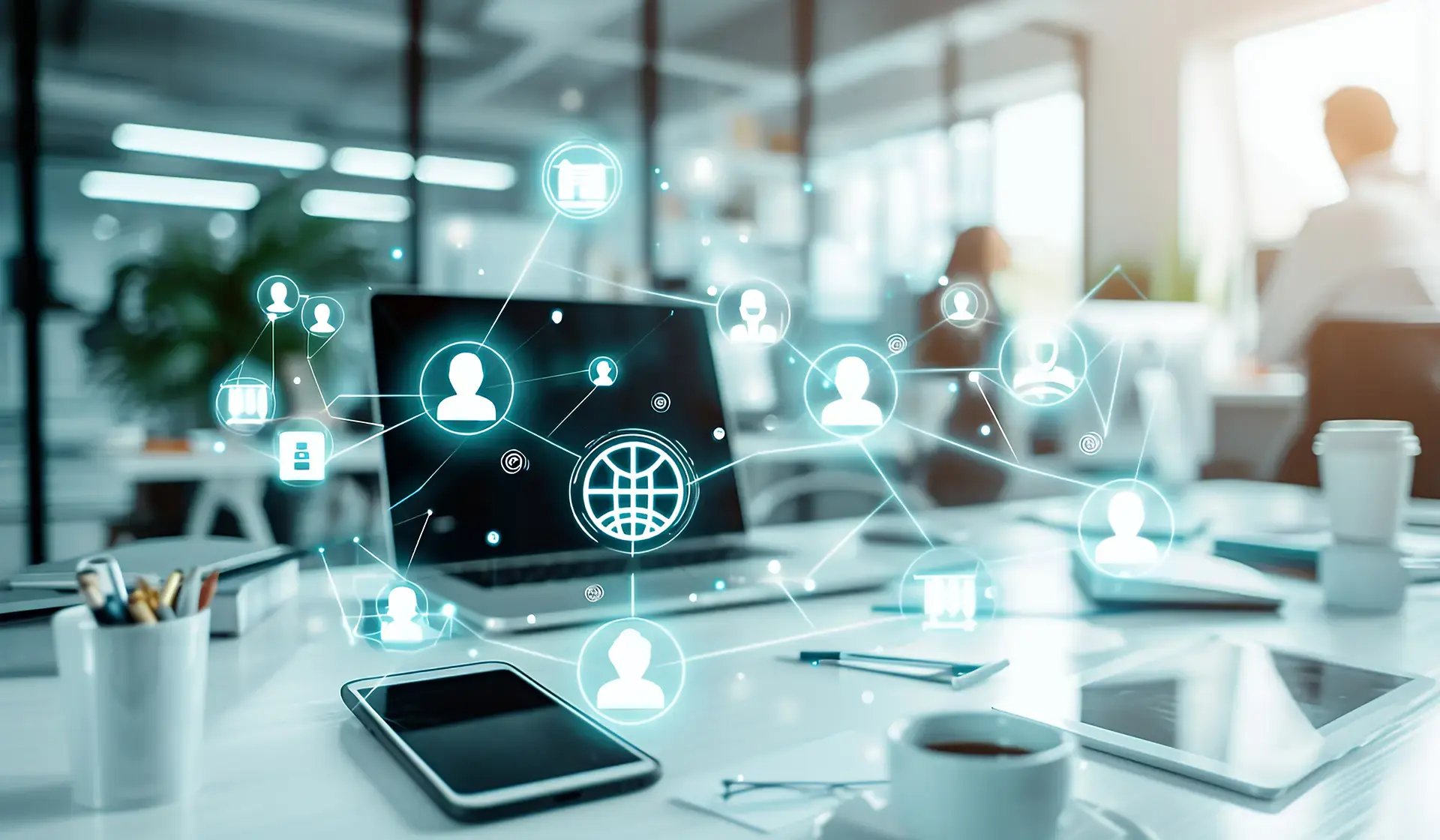 Digital vernetztes Büro mit Laptop, Tablet und Netzwerk-Icons – Symbolbild für Outsourcing im Baugewerbe und digitale Lösungen gegen Personalmangel